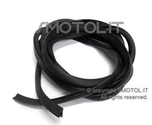 Guarnizione nera bauletto anteriore VESPA 125 150 200 PX PE